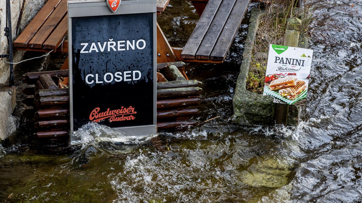 Vltava v Českém Krumlově zůstává na druhém stupni povodňové aktivity